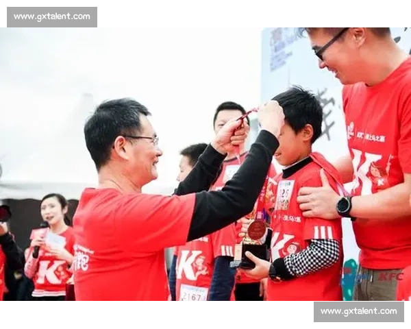 3000 组亲子黄浦江畔开跑 小上马 八年燃动成长 3000 组亲子黄浦江畔开跑 小上马 八年燃动成长